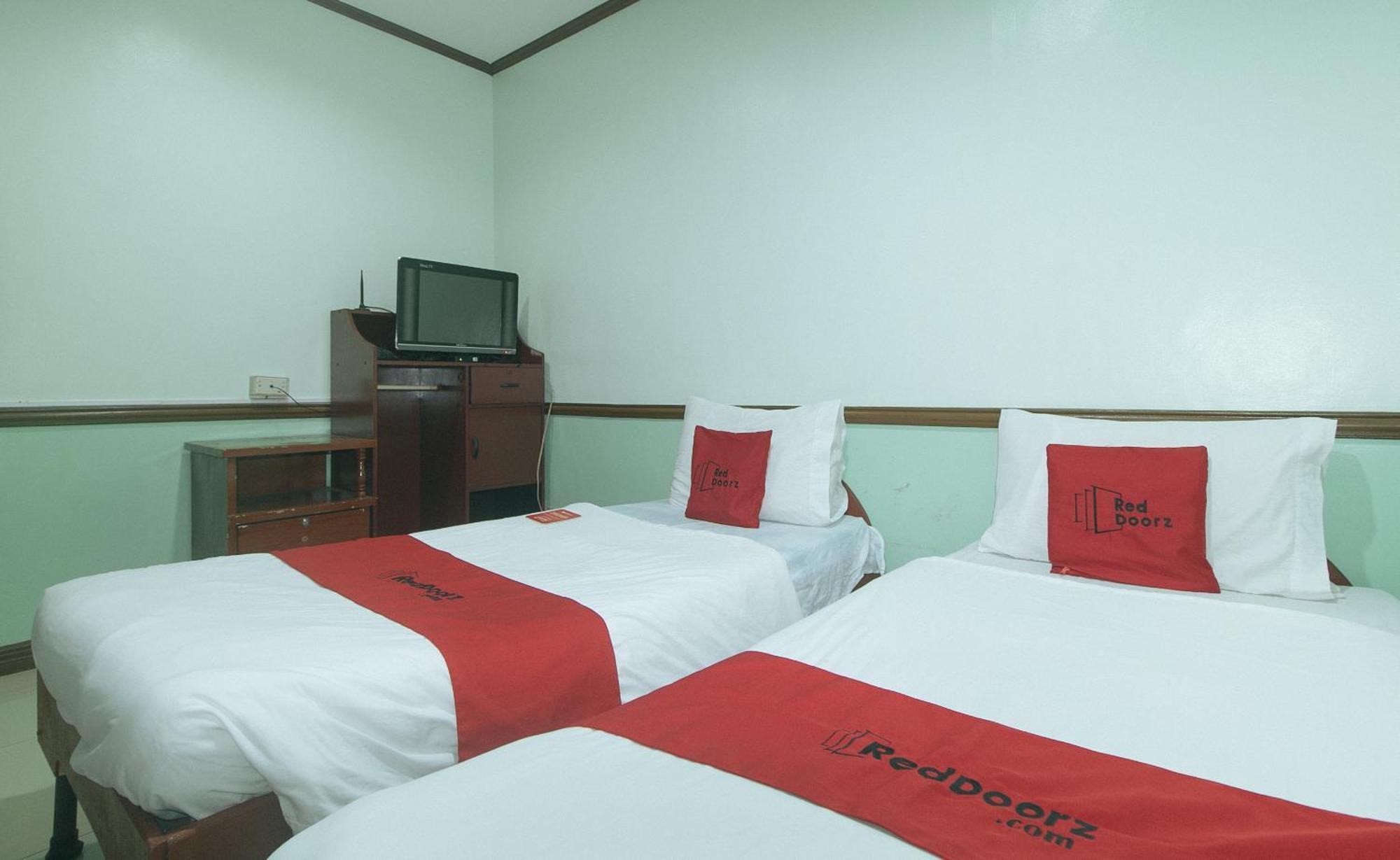 Reddoorz At Maanyag Pension House Mandaue Cebu Zewnętrze zdjęcie