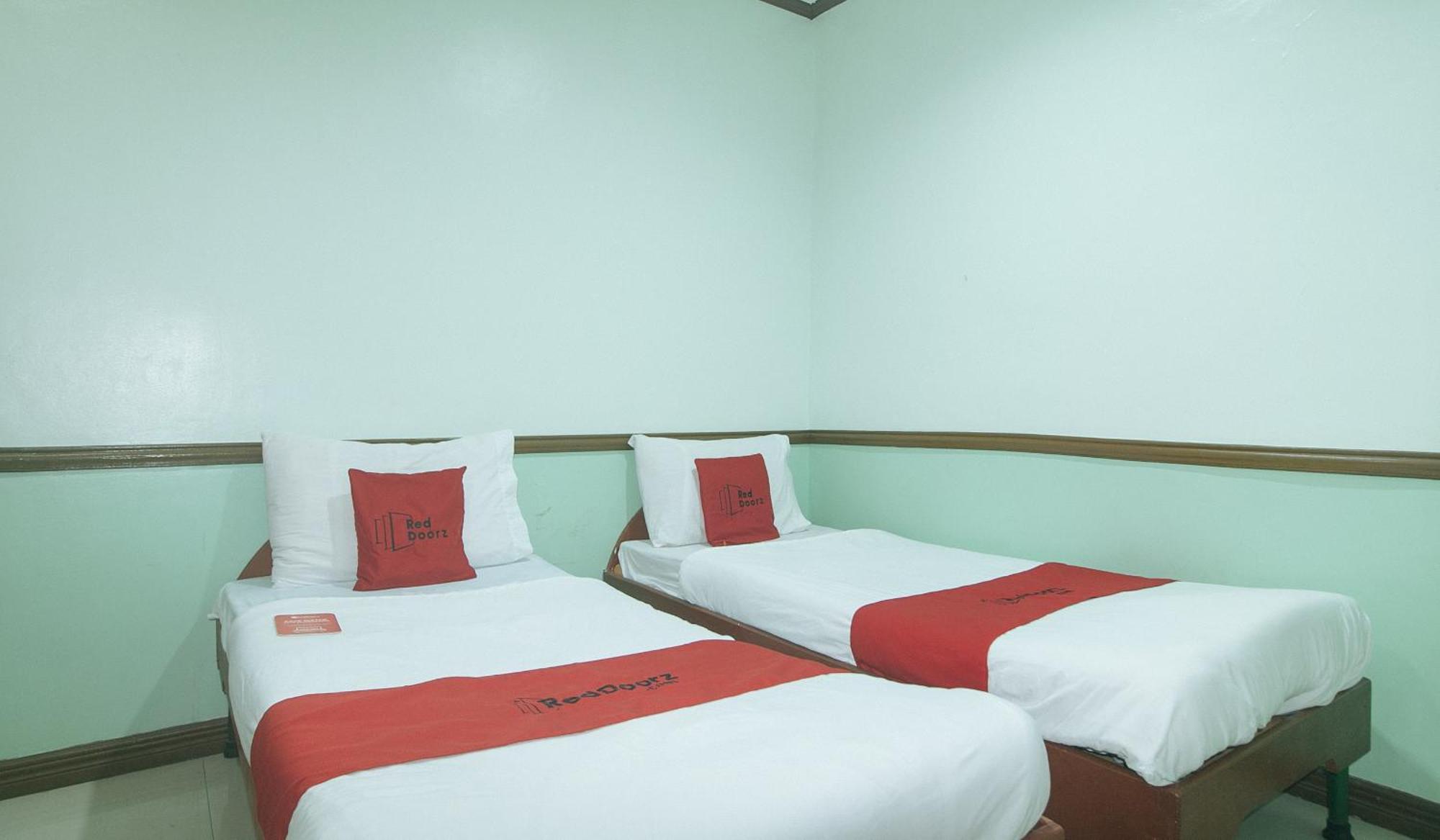 Reddoorz At Maanyag Pension House Mandaue Cebu Zewnętrze zdjęcie