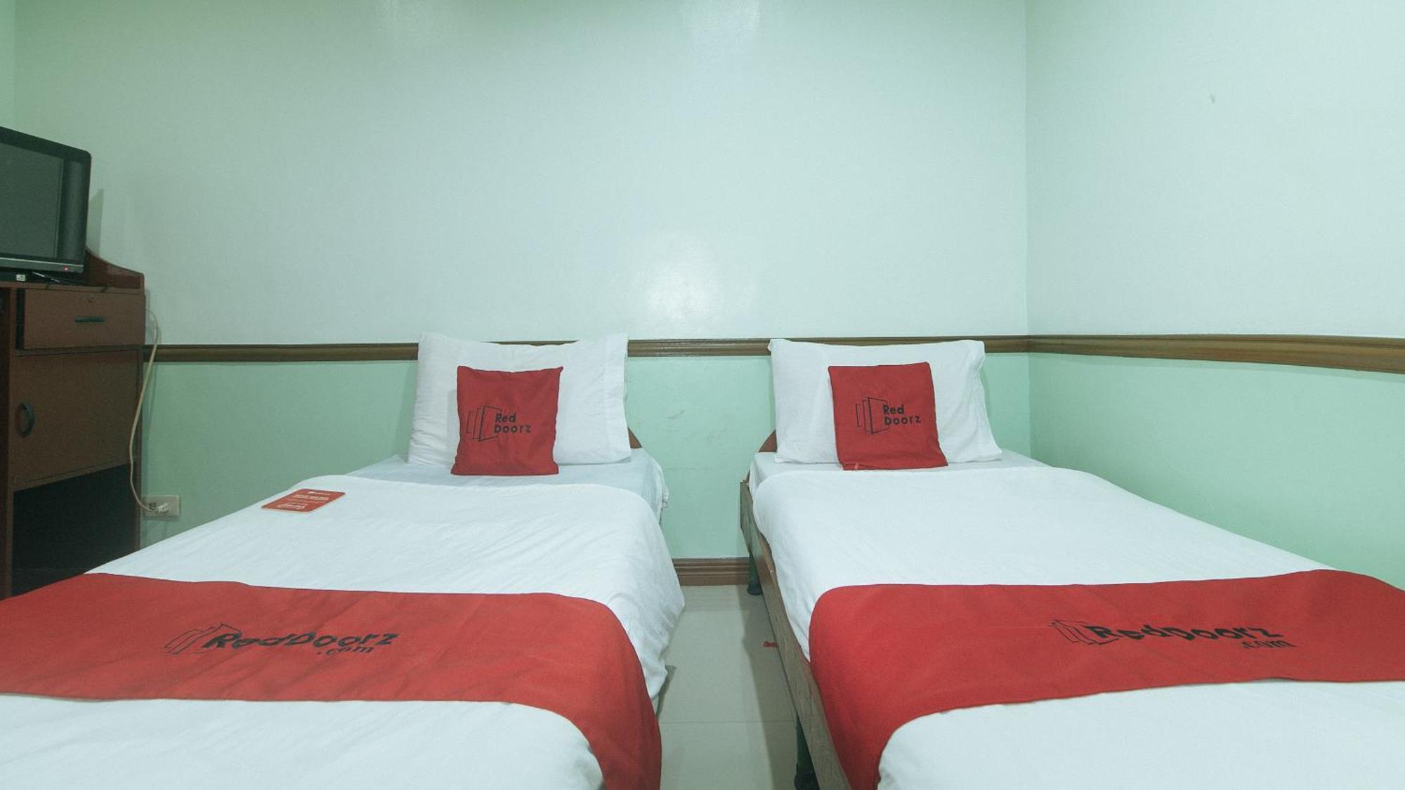 Reddoorz At Maanyag Pension House Mandaue Cebu Zewnętrze zdjęcie