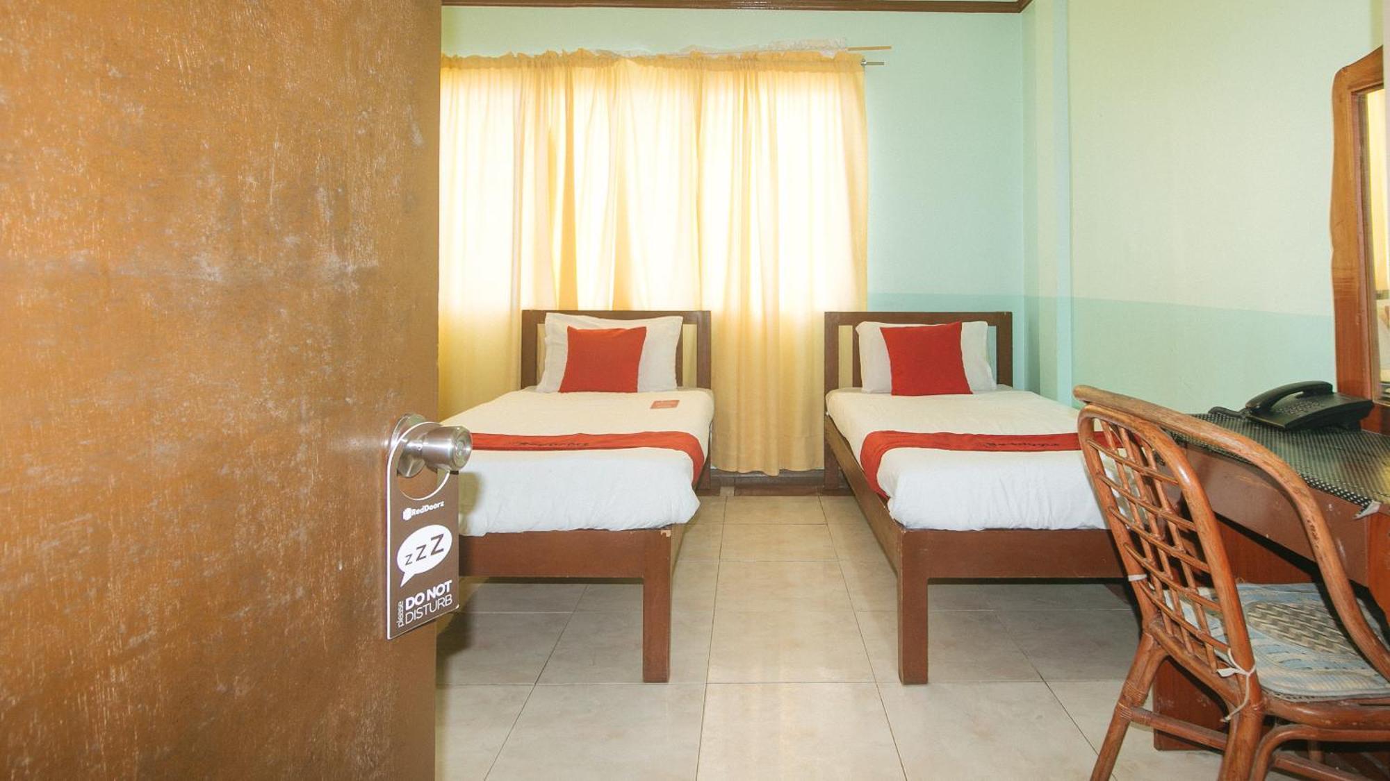 Reddoorz At Maanyag Pension House Mandaue Cebu Zewnętrze zdjęcie